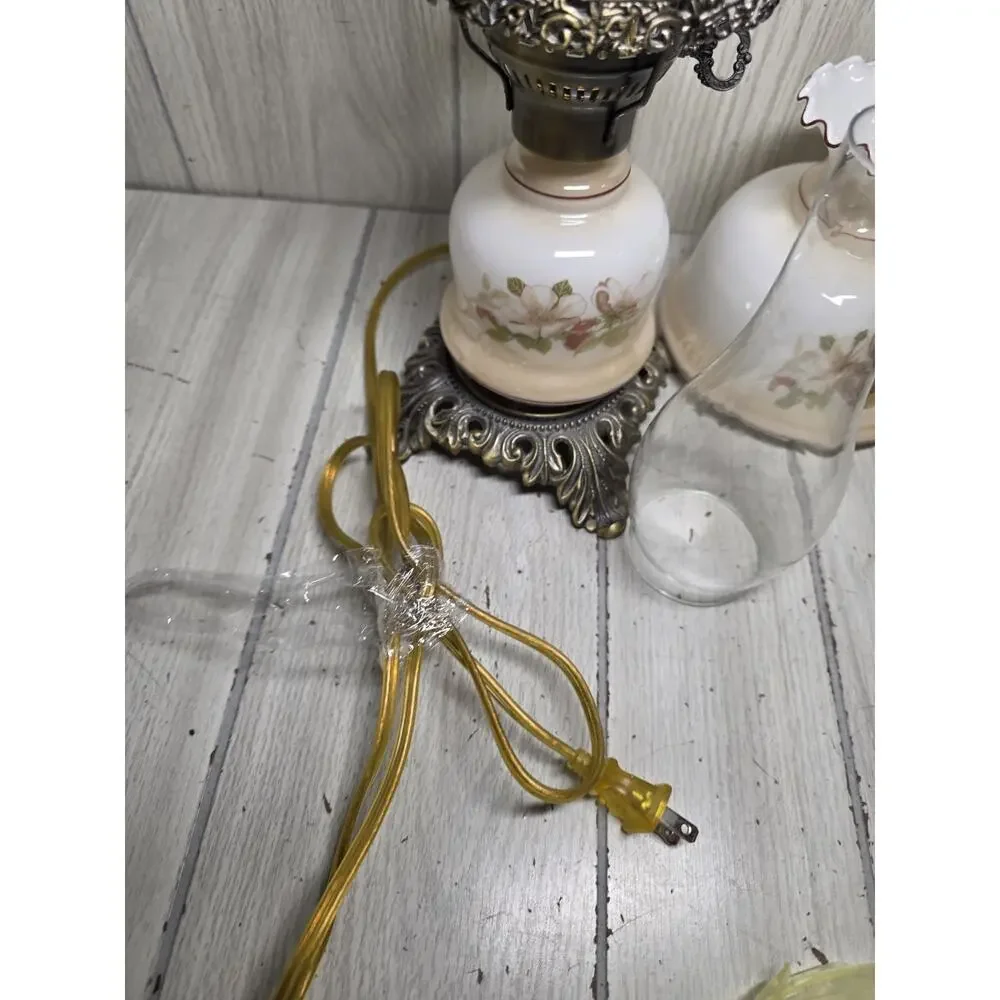 Vtg Hurricane Parlor Desk Lamp Roses Rose Hips Berries Metal Base Stand 15.5”